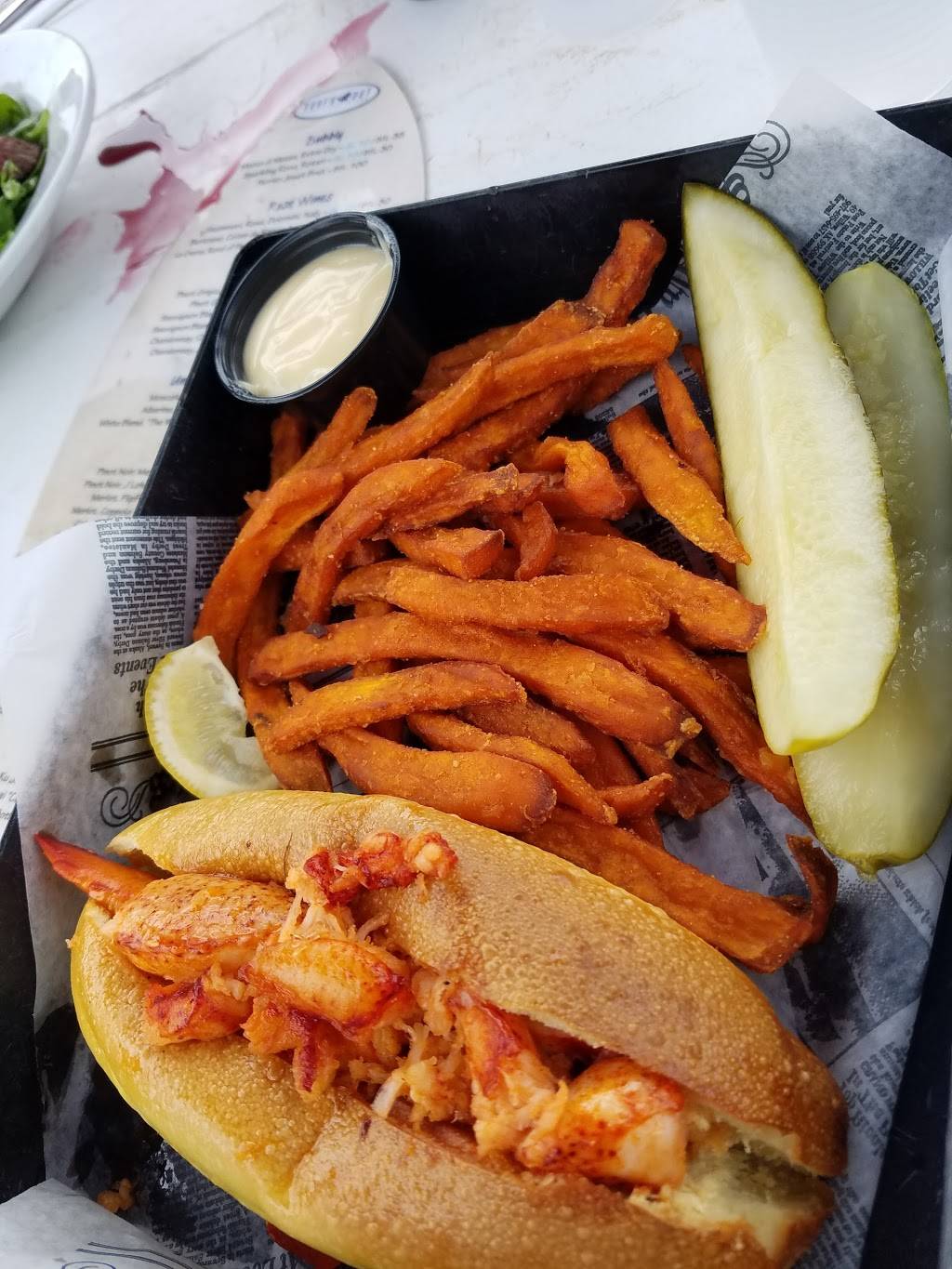 Surfs Out | night club | 1 Bay Walk, Kismet, NY 11706, USA | 6315837400 OR +1 631-583-7400