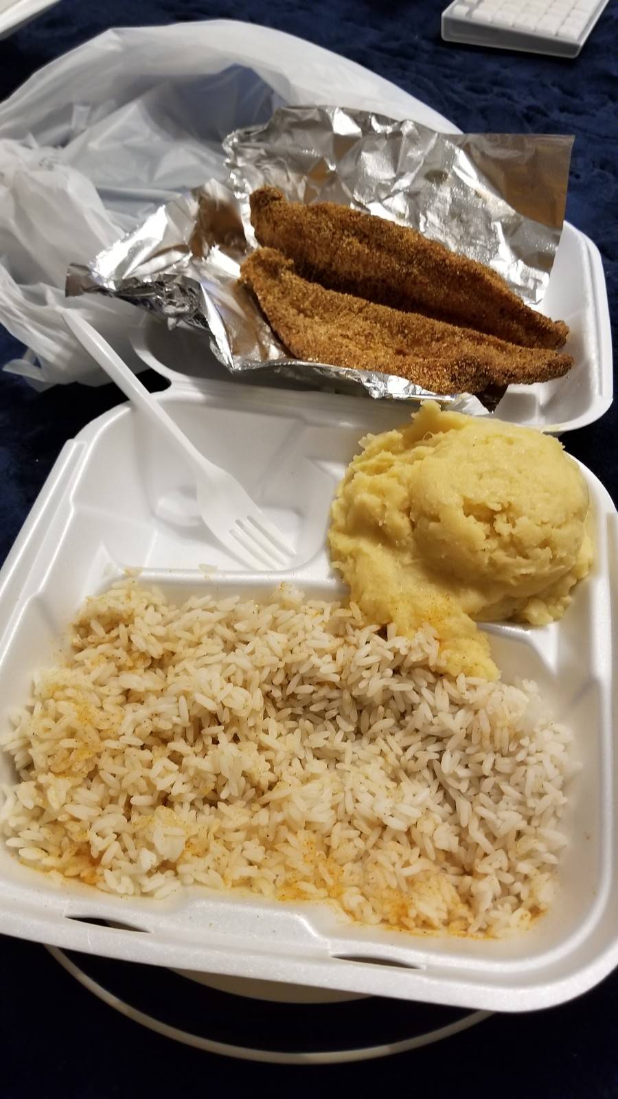 Chef Marilyns, Queen of Down Home Southern Goodies | meal takeaway | 2638 Crenshaw Blvd, Los Angeles, CA 90016, USA | 3237378101 OR +1 323-737-8101