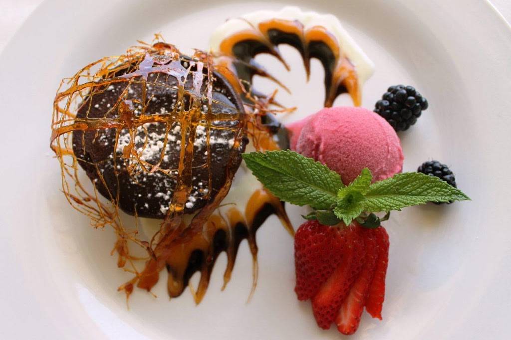 Traditions On the Beach | night club | 3111 W Gulf Dr, Sanibel, FL 33957, USA | 2394724559 OR +1 239-472-4559