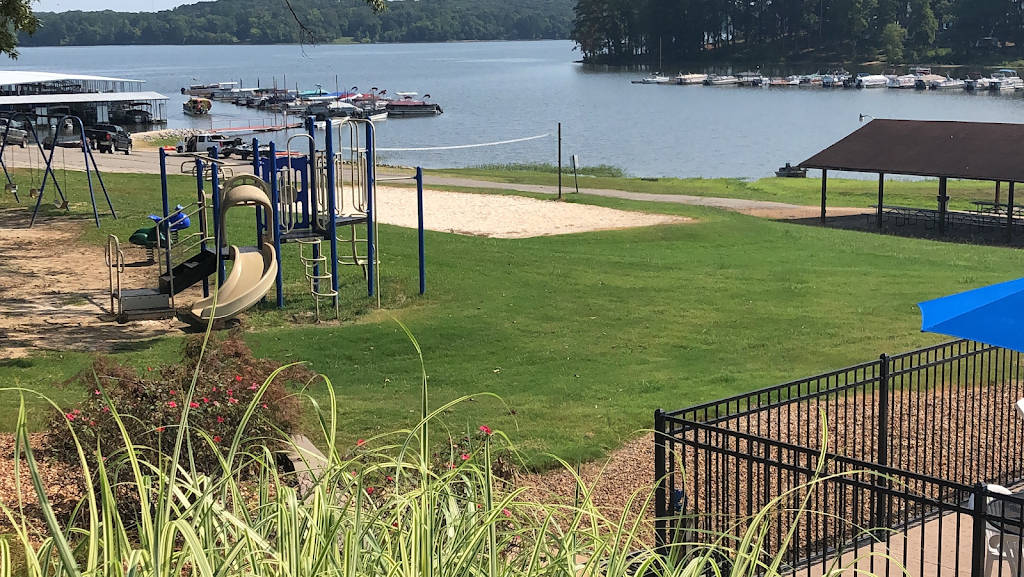 Oak Tree Grille | restaurant | 865 Buchanan Resort Rd, Springville, TN 38256, USA | 7316428810 OR +1 731-642-8810