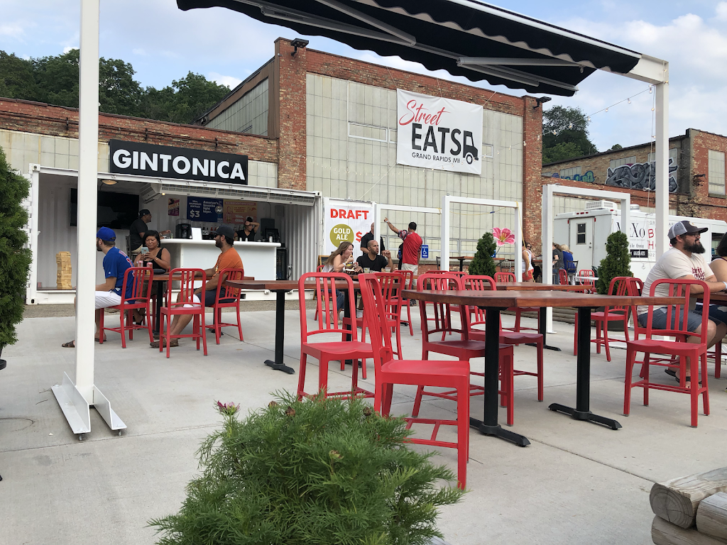 Street Eats GR | restaurant | 822 Ottawa Ave NW, Grand Rapids, MI 49503, USA | 6168281118 OR +1 616-828-1118
