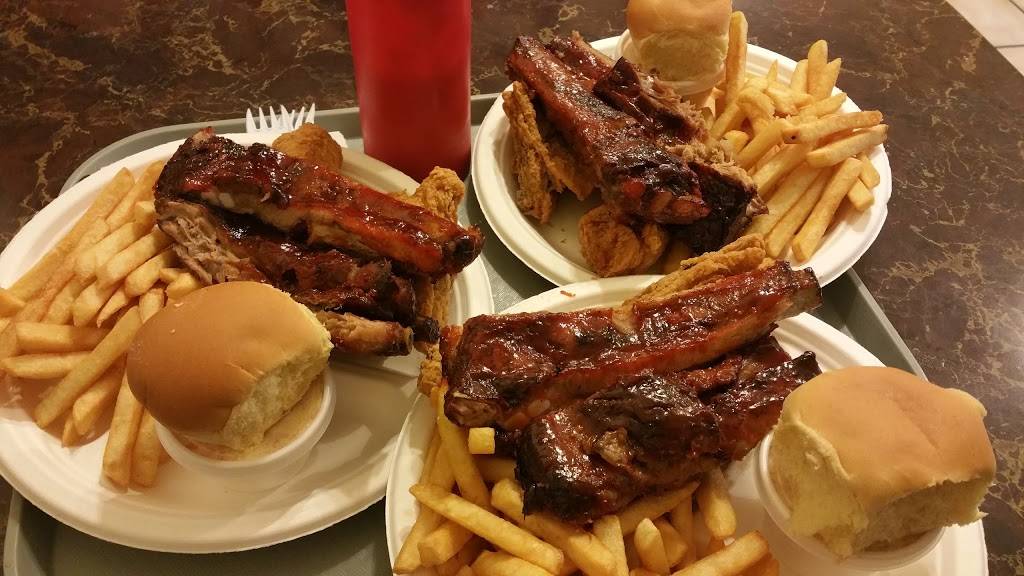 Hen House BBQ | restaurant | 192 Main St, Southington, CT 06489, USA | 8602760798 OR +1 860-276-0798