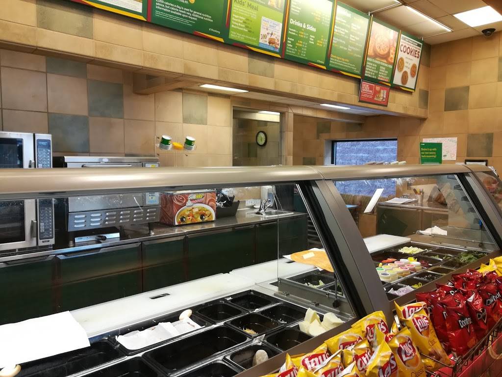 Subway | restaurant | 747 Ash St NE, Lonsdale, MN 55046, USA | 5077442345 OR +1 507-744-2345