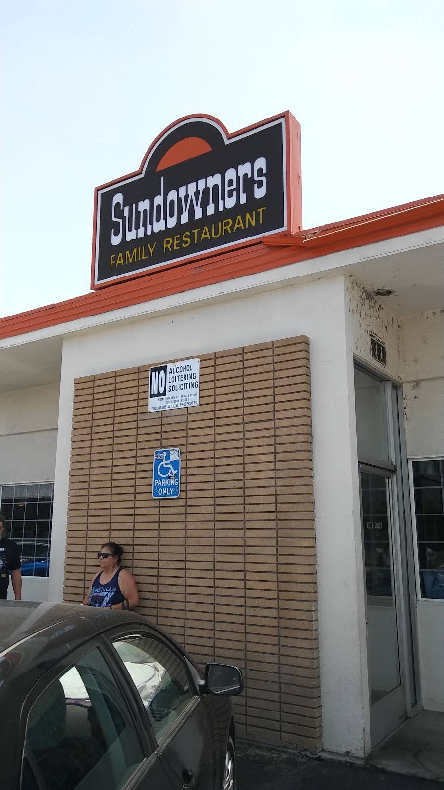 Sundowners Family Restaurant | restaurant | 1131 S E St, San Bernardino, CA 92408, USA | 9098843510 OR +1 909-884-3510