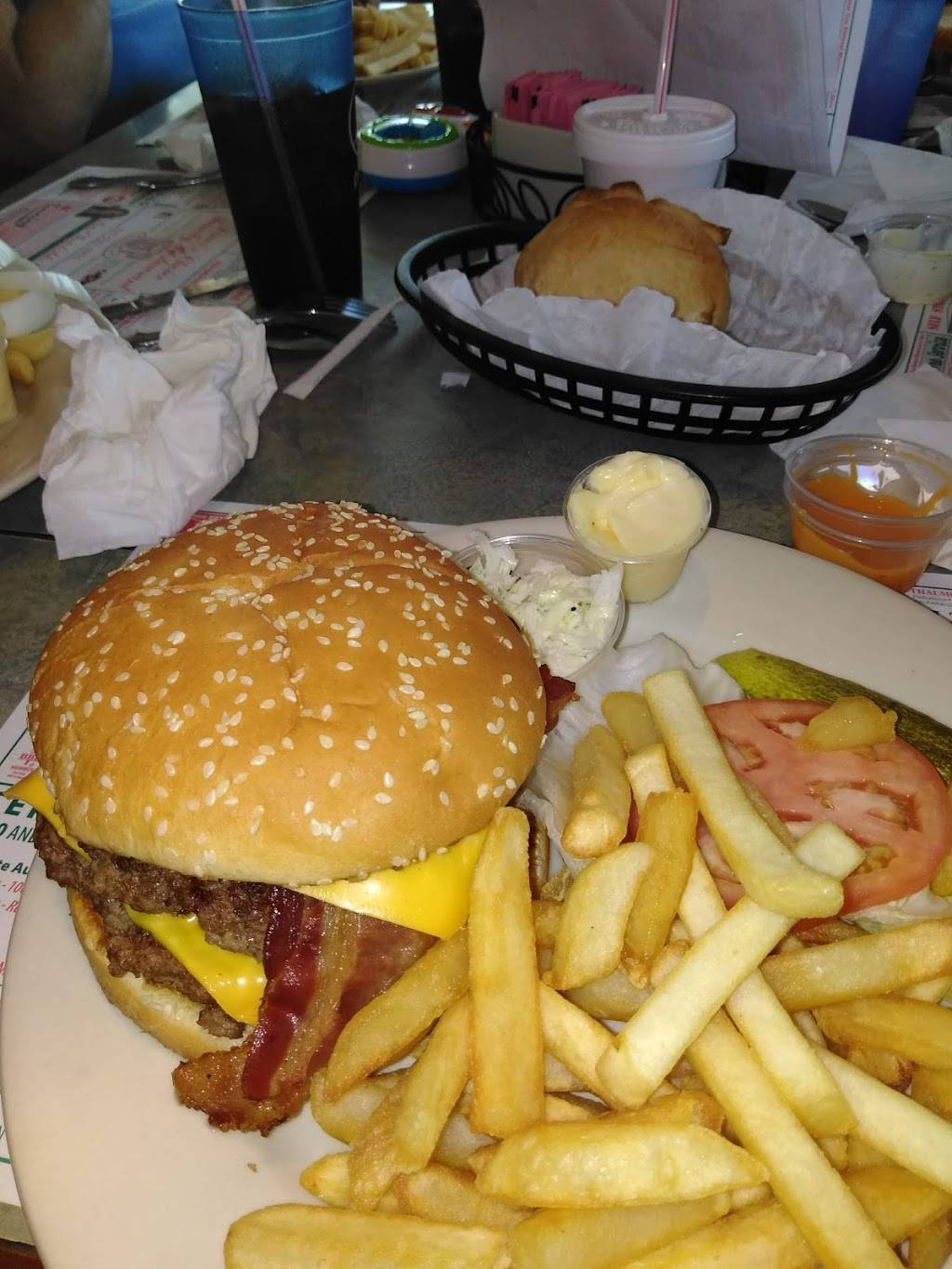 Diners Choice Restaurant | restaurant | 3821 W 37th Ave, Hobart, IN 46342, USA | 2199424955 OR +1 219-942-4955