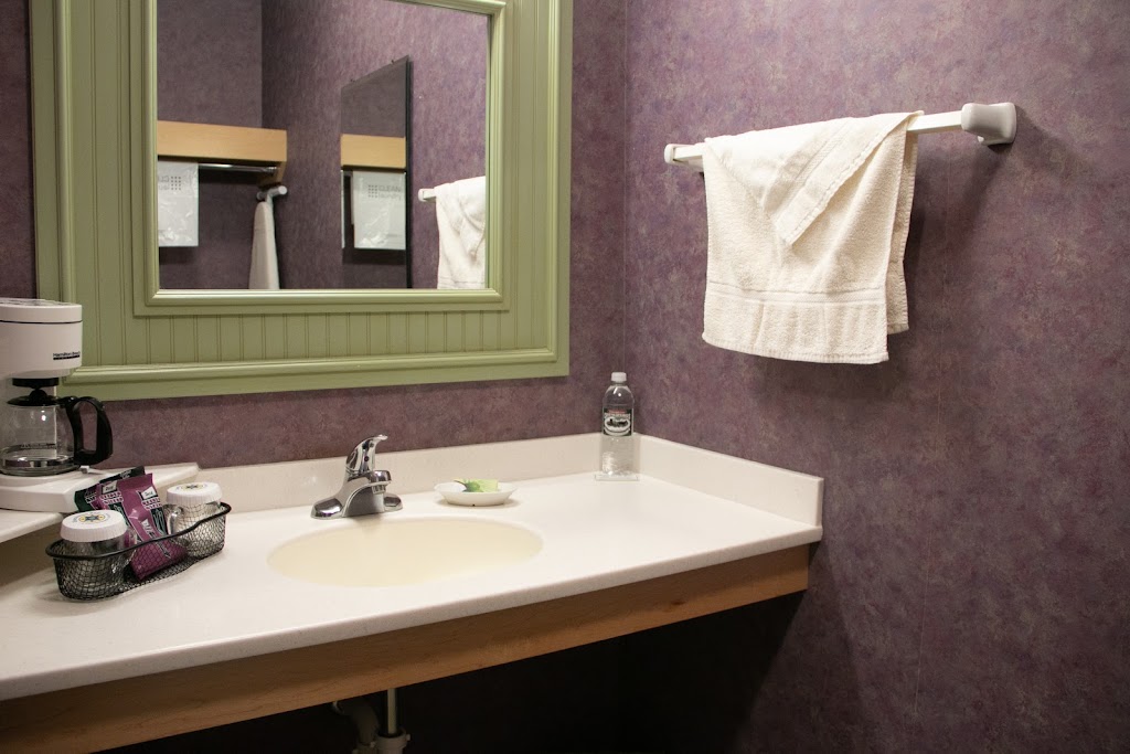 Essenhaus Inn & Conference Center | restaurant | 240 US-20, Middlebury, IN 46540, USA | 5748259471 OR +1 574-825-9471