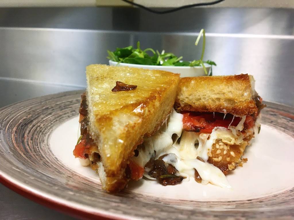 Stalk & Vine | restaurant | 224 S Water St #1G, Wilmington, NC 28401, USA | 9107690567 OR +1 910-769-0567