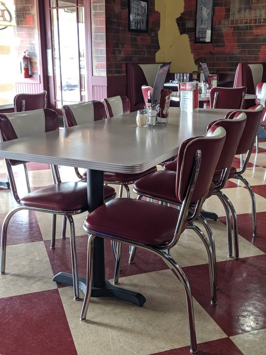 Sam & Louies Italian Restaurant NY Pizza | restaurant | 8561 Hickman Rd, Urbandale, IA 50322, USA | 5155378361 OR +1 515-537-8361