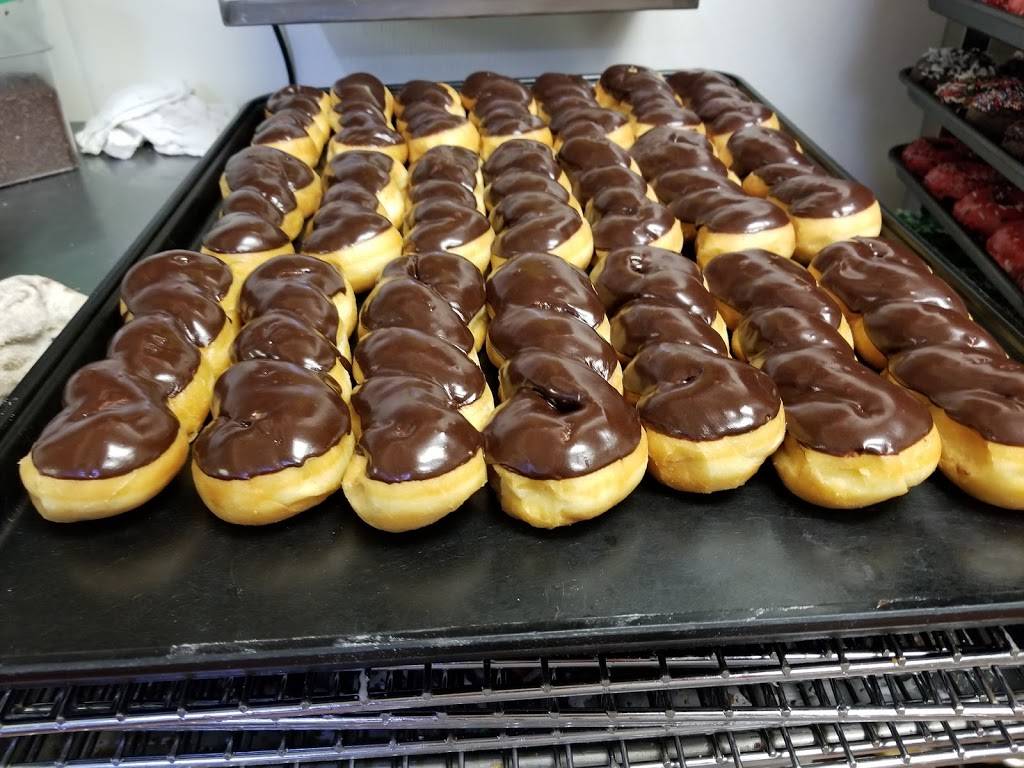 Winchells Donut House | cafe | 2501 San Pedro St, Los Angeles, CA 90011, USA | 2137459038 OR +1 213-745-9038