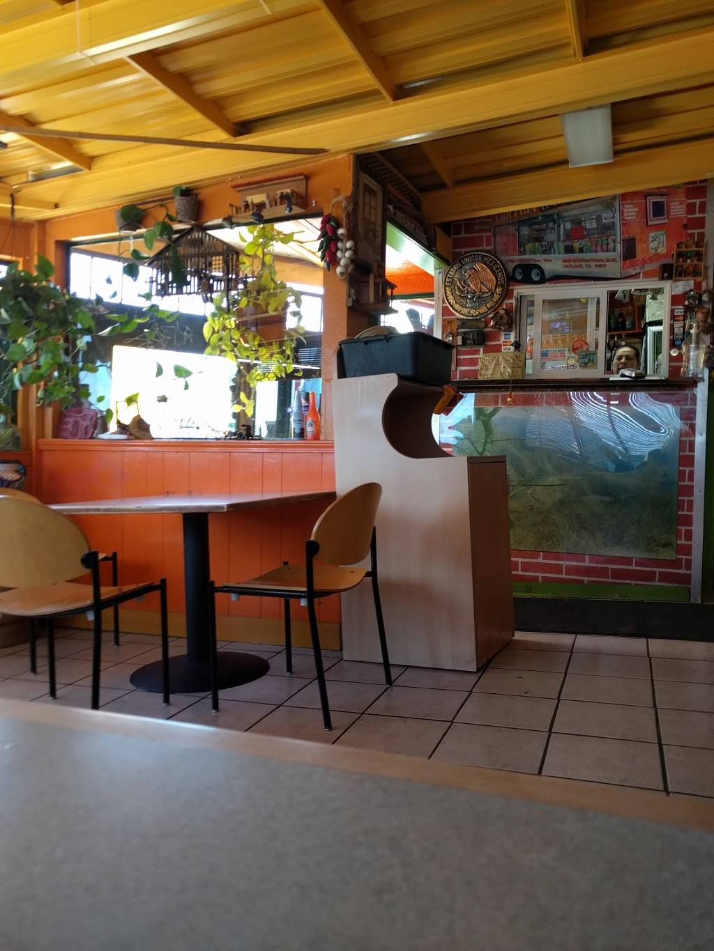 Taqueria El Cruzero | restaurant | 1309 MacArthur Blvd, Oakland, CA 94602, USA | 5105323333 OR +1 510-532-3333