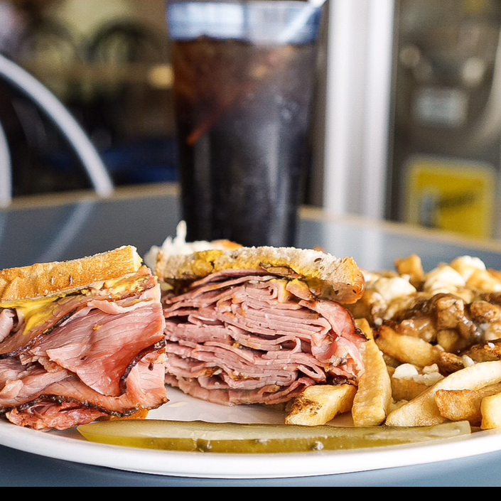 Dynasty Cafe & Bar | restaurant | 550 Montreal Rd, Ottawa, ON K1K 0V1, Canada | 6137446934 OR +1 613-744-6934