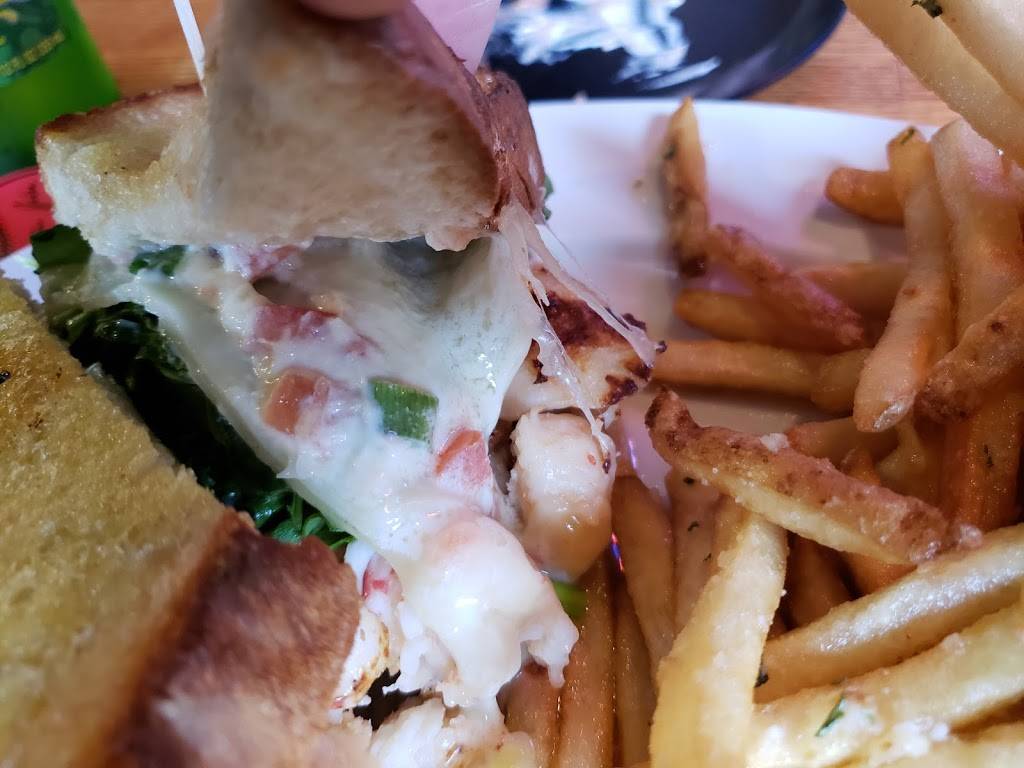 Schmittys Bar & Grill | restaurant | N7044 Winnebago Dr, Fond du Lac, WI 54935, USA | 9209074380 OR +1 920-907-4380