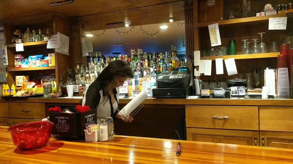 Faye Inn | restaurant | 2503 Main Ave, Mascoutah, IL 62258, USA | 6186772060 OR +1 618-677-2060