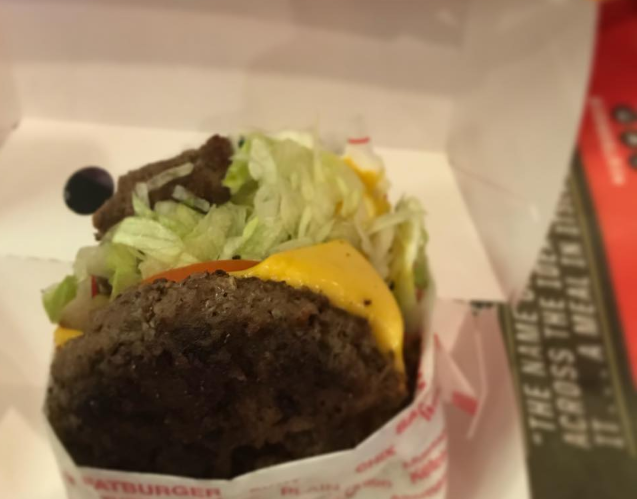 Fatburger & Buffalos Express | restaurant | 10067 Sierra Ave, Fontana, CA 92335, USA | 9093563699 OR +1 909-356-3699