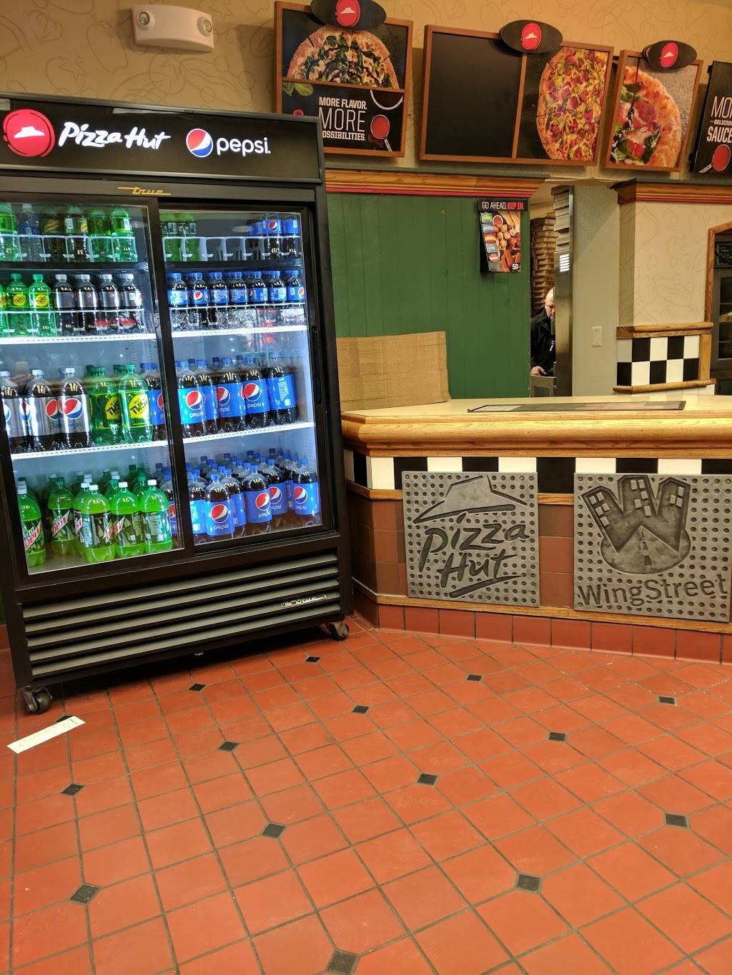 Pizza Hut | restaurant | 19790 Crystal Rock Dr, Germantown, MD 20874, USA | 3015400777 OR +1 301-540-0777