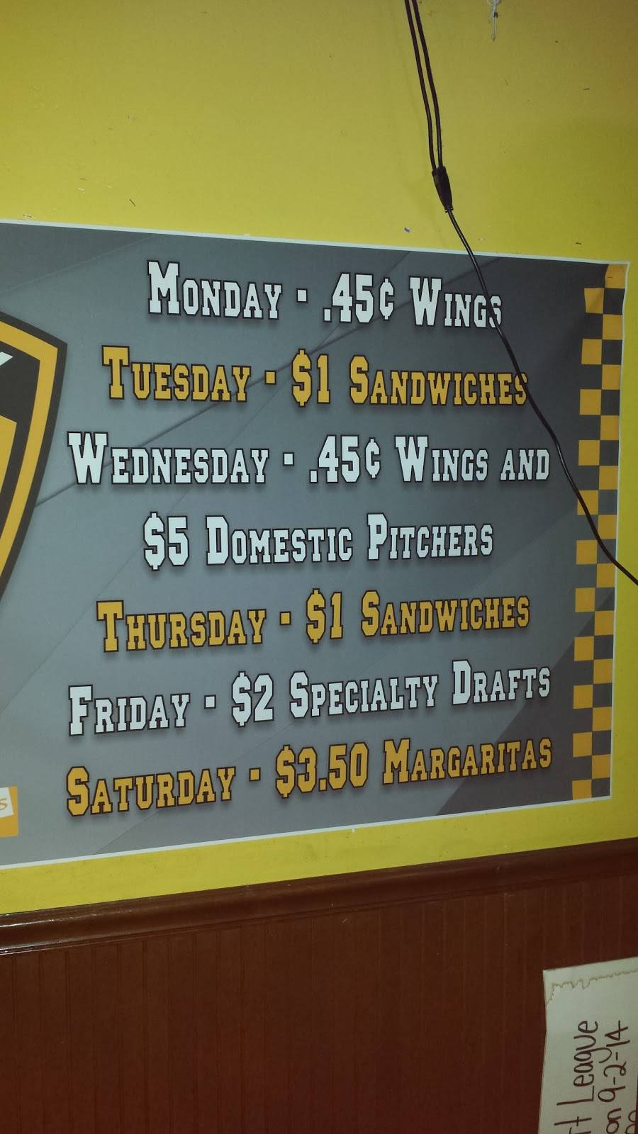 Vinne Ts Clubhouse | restaurant | 221 E 8th St, Cookeville, TN 38501, USA | 9313722582 OR +1 931-372-2582