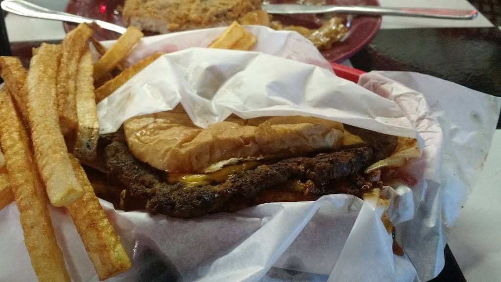 Boomers Burgers & More | restaurant | 3416 US-281, Mineral Wells, TX 76067, USA | 9403253179 OR +1 940-325-3179