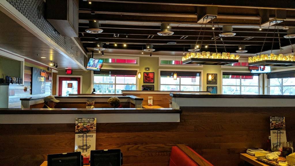Chilis Grill & Bar | restaurant | 218 Indian Lake Blvd, Hendersonville, TN 37075, USA | 6158261711 OR +1 615-826-1711