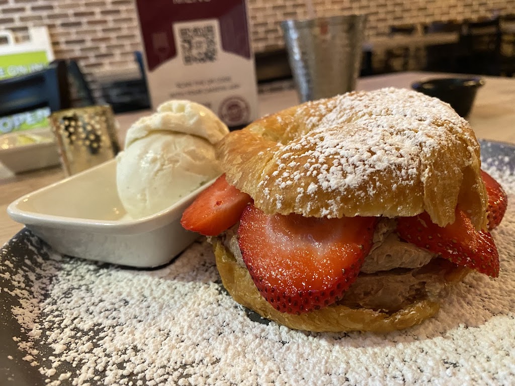 Bread & Wine | restaurant | 131 N Orange Ave Suite 103, Orlando, FL 32801, USA | 4078070792 OR +1 407-807-0792