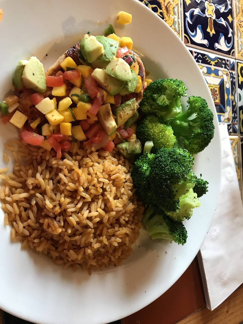 Chilis Grill & Bar | meal takeaway | 1041 S Sutton Rd, Streamwood, IL 60107, USA | 6304832352 OR +1 630-483-2352