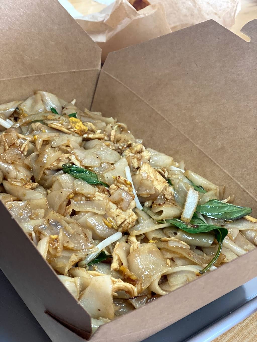 Gor Gai Thai Kitchen | restaurant | 205 Town Center Pkwy, Santee, CA 92071, USA | 6194997990 OR +1 619-499-7990