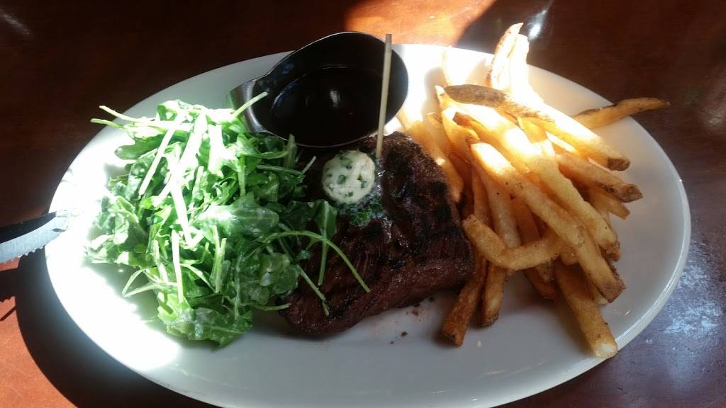 Clydes | restaurant | 707 7th St NW, Washington, DC 20001, USA | 2023493700 OR +1 202-349-3700