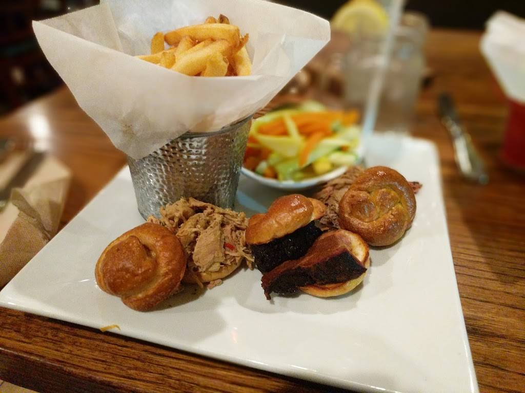 Double S Smokehouse | restaurant | 49 Oakland Ave, Warwick, NY 10990, USA | 8453248522 OR +1 845-324-8522