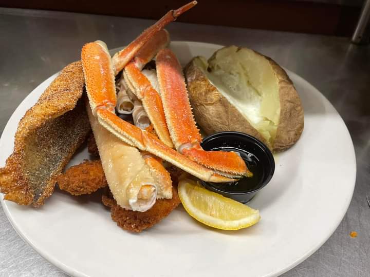 The 605 Restaurant & Bar - Outlaw Rv Park | restaurant | 900 SD-273, Kennebec, SD 57544, USA | 6058692287 OR +1 605-869-2287