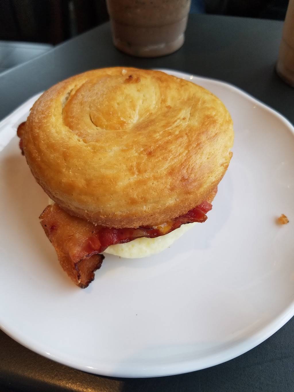 Starbucks | cafe | 2034 Fayetteville Rd, Van Buren, AR 72956, USA | 4797555650 OR +1 479-755-5650