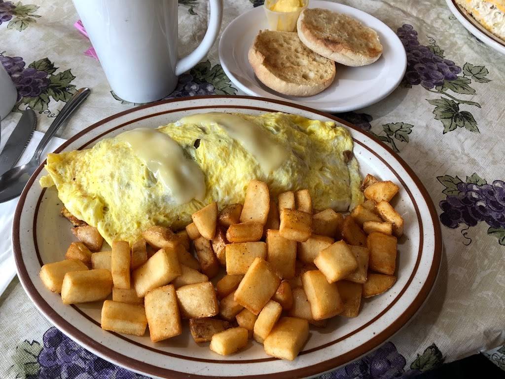 Grannys Pantry | restaurant | 1221 Broadway Ave, Atwater, CA 95301, USA | 2093570807 OR +1 209-357-0807