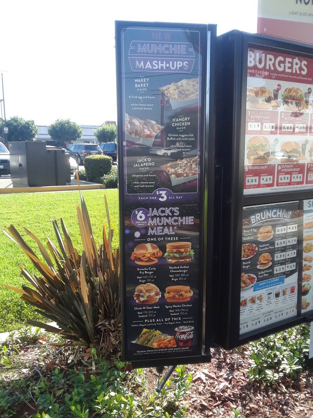 Jack in the Box | restaurant | 17600 Bellflower Blvd, Bellflower, CA 90706, USA | 5629206733 OR +1 562-920-6733
