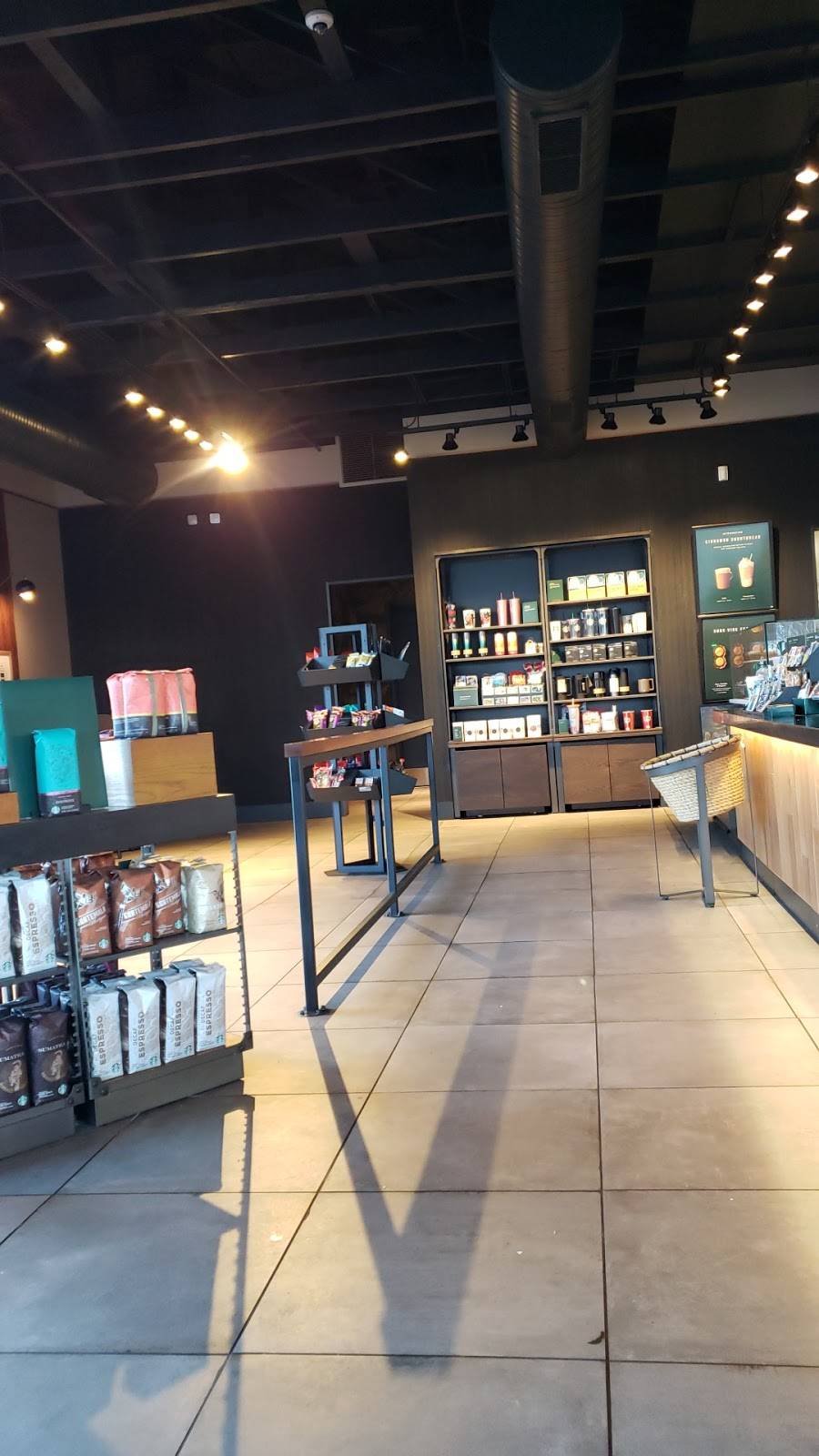 Starbucks | cafe | 1699 Carl D. Silver Pkwy, Fredericksburg, VA 22401, USA | 5409405249 OR +1 540-940-5249