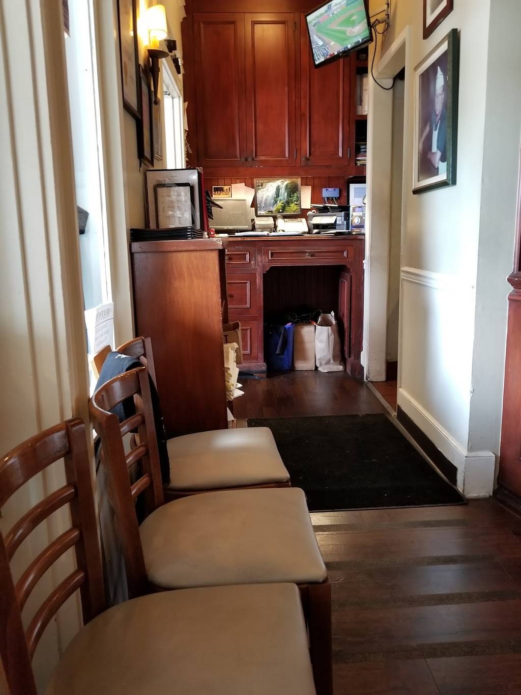 Fabrocinis Beverly Glen | restaurant | 2960 Beverly Glen Cir, Los Angeles, CA 90077, USA | 3104757404 OR +1 310-475-7404