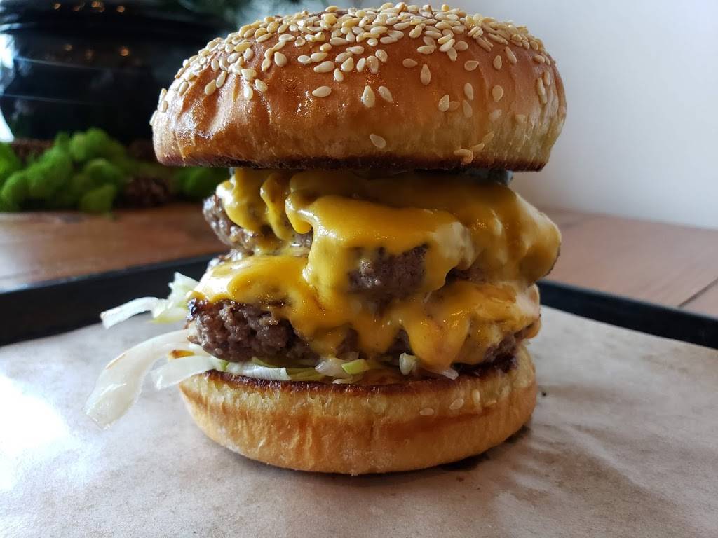 Black Wood Smokehouse | restaurant | 90 Folly Rd Blvd, Charleston, SC 29407, USA | 8437893722 OR +1 843-789-3722