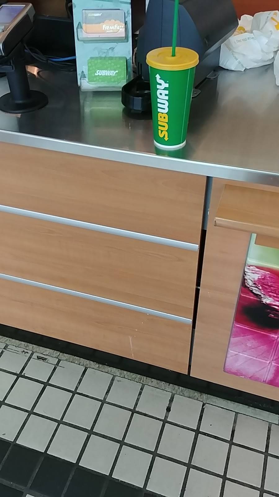 Subway | restaurant | 303 Saginaw St, Flint, MI 48502, USA | 8107670965 OR +1 810-767-0965