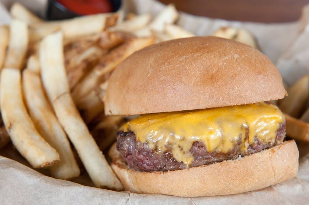 Harriets Inn | restaurant | 4000 Lyndale Ave S, Minneapolis, MN 55409, USA | 6123543852 OR +1 612-354-3852