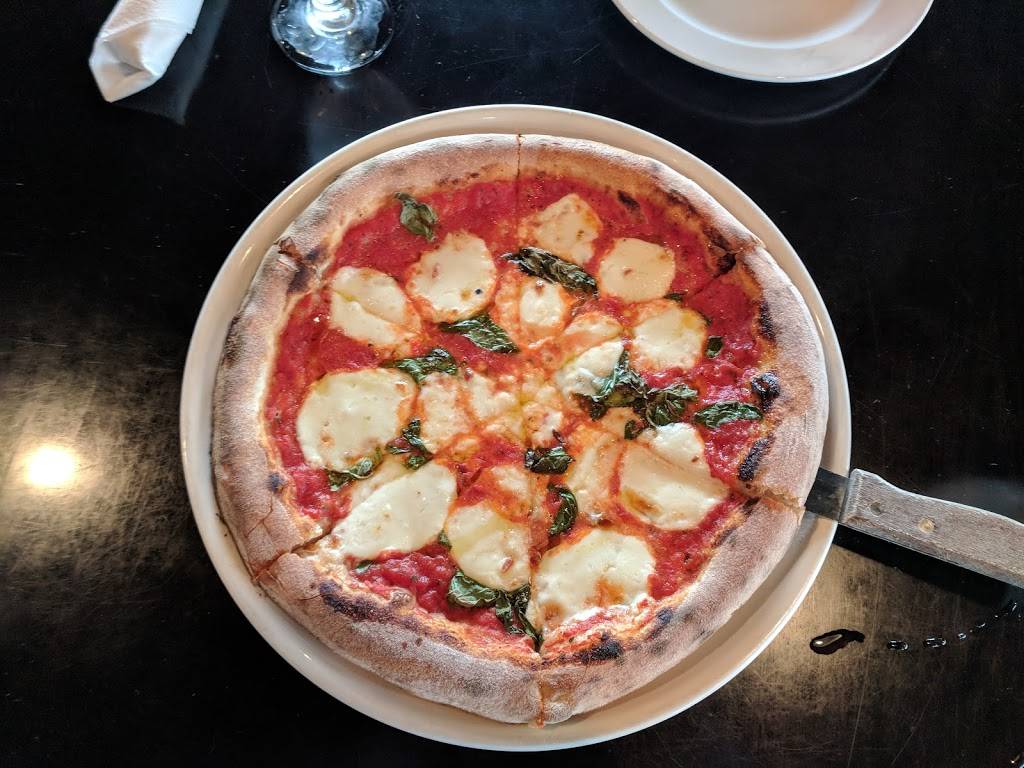 Armandos College Park | restaurant | 2305 Edgewater Dr, Orlando, FL 32804, USA | 4079300333 OR +1 407-930-0333