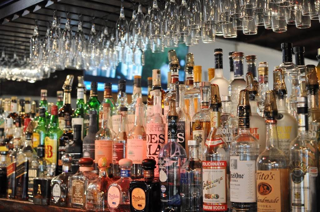 Traktir Restaurant Valley | restaurant | 18588 Ventura Blvd, Tarzana, CA 91356, USA | 8183439100 OR +1 818-343-9100