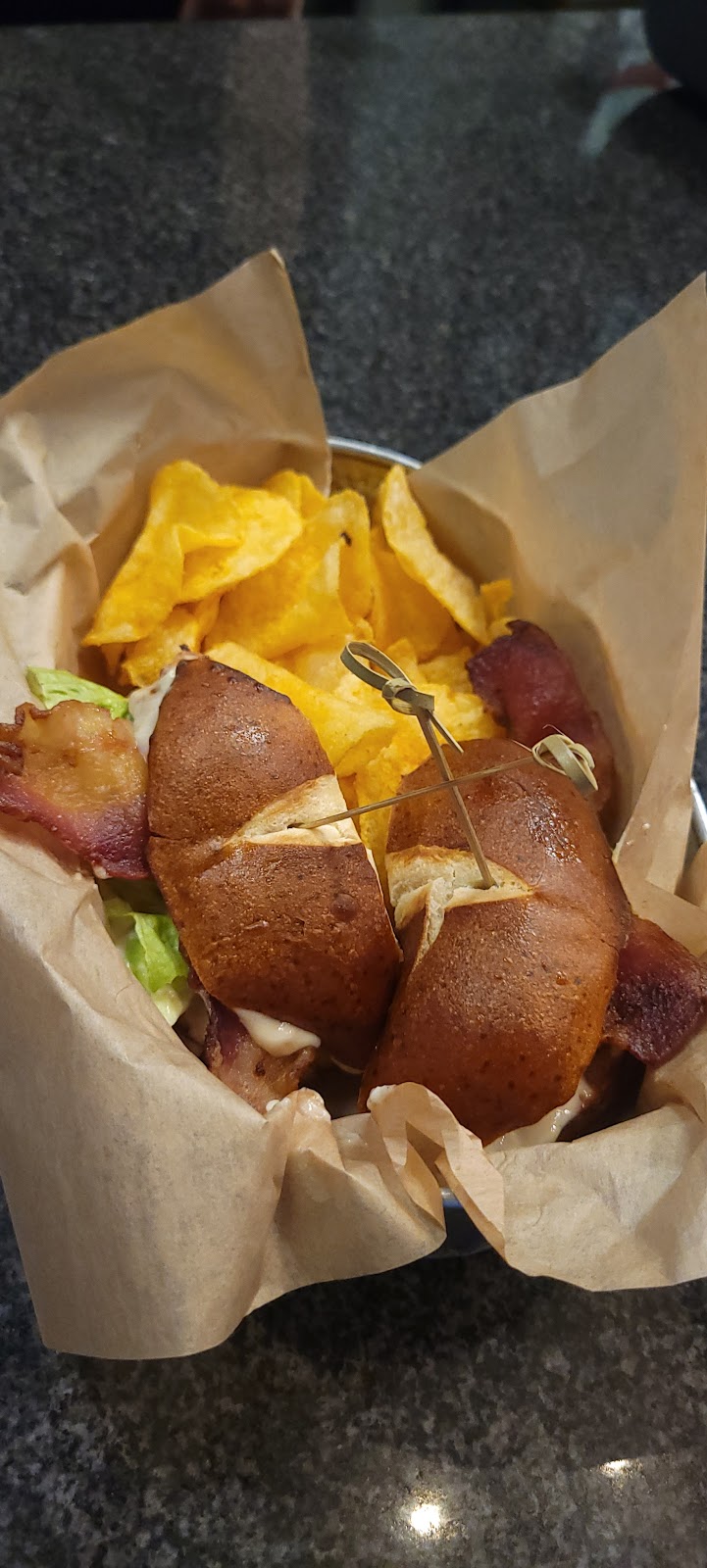 Brick & Barrel Kitchen + Bar | restaurant | 155 Joiner Pkwy # 600, Lincoln, CA 95648, USA | 9162093333 OR +1 916-209-3333