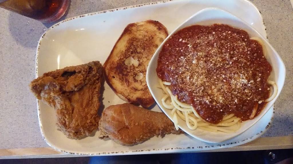 Chix Restaurant | restaurant | 104 S Everett St, Streator, IL 61364, USA | 8156722300 OR +1 815-672-2300