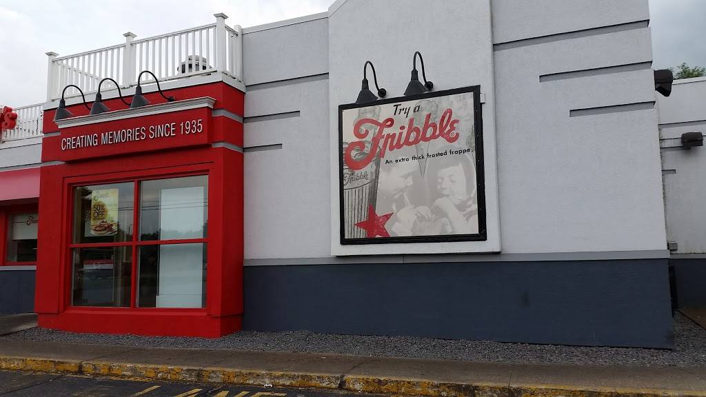 Friendlys | restaurant | 40 Bedford St, Middleborough, MA 02346, USA | 5089473900 OR +1 508-947-3900