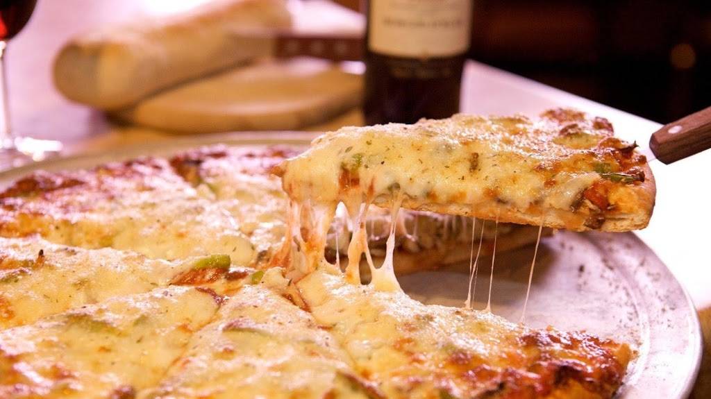 Nunzios Restaurant | restaurant | 5800 N 2nd St, Loves Park, IL 61111, USA | 8156335000 OR +1 815-633-5000