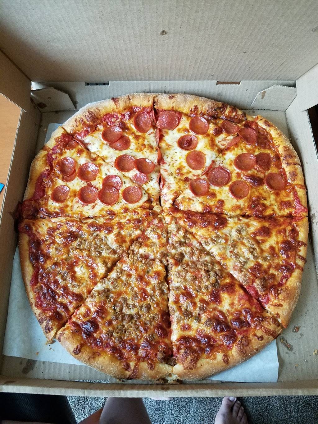 Goodfellas Pizzeria Inc | restaurant | 745 W Market St, Niagara Falls, NY 14301, USA | 7162858448 OR +1 716-285-8448