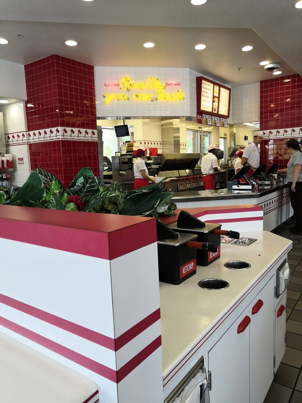 In-N-Out Burger | restaurant | 3711 E Broadway Blvd, Tucson, AZ 85716, USA | 8007861000 OR +1 800-786-1000