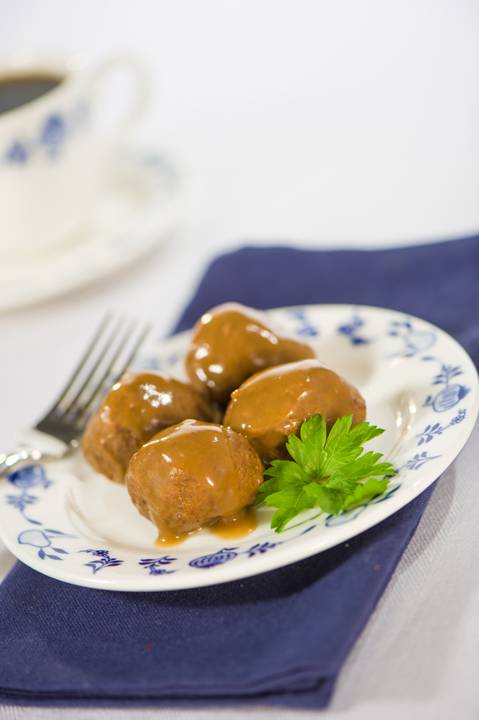 Al Johnson’s | restaurant | 10698 N Bay Shore Dr, Sister Bay, WI 54234, USA | 9208542626 OR +1 920-854-2626