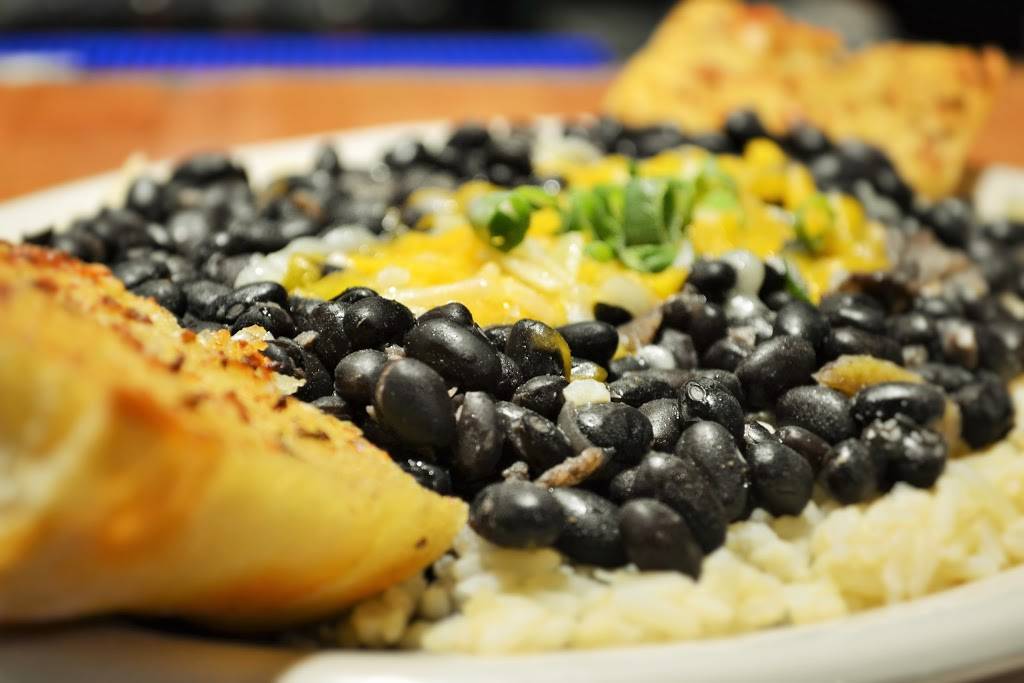 Pelican Larry’s Raw Bar & Grill | restaurant | 8855 Immokalee Rd #17, Naples, FL 34120, USA | 2393301300 OR +1 239-330-1300