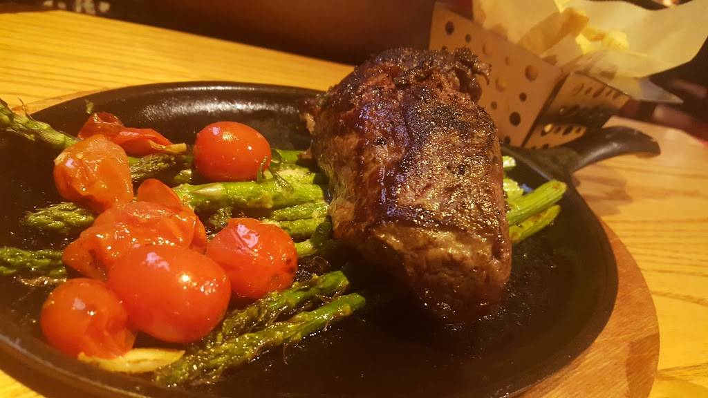 Chilis Grill & Bar | meal takeaway | 9350 Atlantic Blvd, Jacksonville, FL 32225, USA | 9047253450 OR +1 904-725-3450