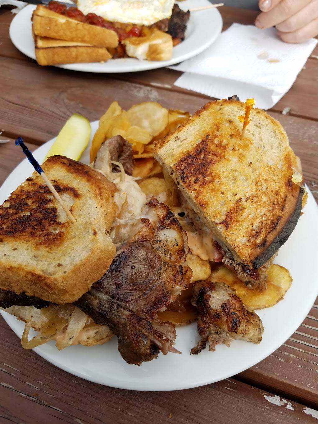 Jerzie Joes Sports Bar & Grill | restaurant | 202 Newell St, Southington, CT 06489, USA | 8606210025 OR +1 860-621-0025