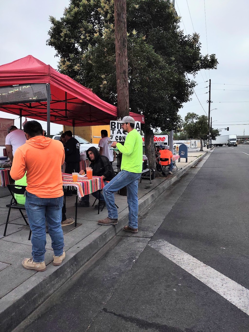 Bertha...Deliciosa Birria de Res. | restaurant | 13200 Osborne St, Arleta, CA 91331, USA | 7472664480 OR +1 747-266-4480