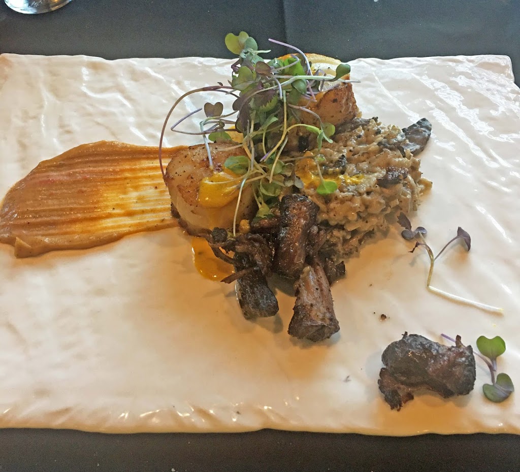 Nittolos Seafood & Social | restaurant | 104 Main St, Lake Leelanau, MI 49653, USA | 2319942400 OR +1 231-994-2400